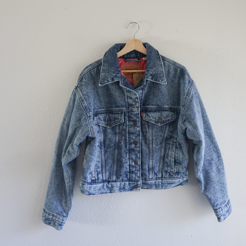 Levi’s Acid Wash Oversized Classic Denim Trucker padded Jacket Women’s M NWT